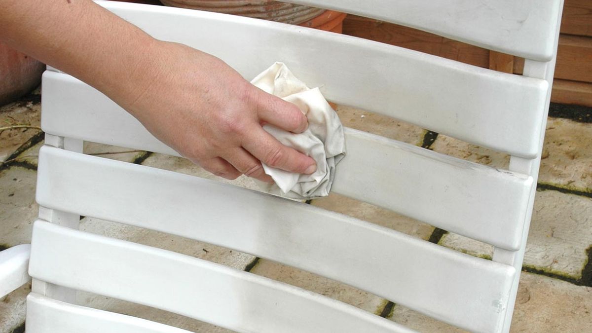 Limpieza de mobiliario de resina paso 5