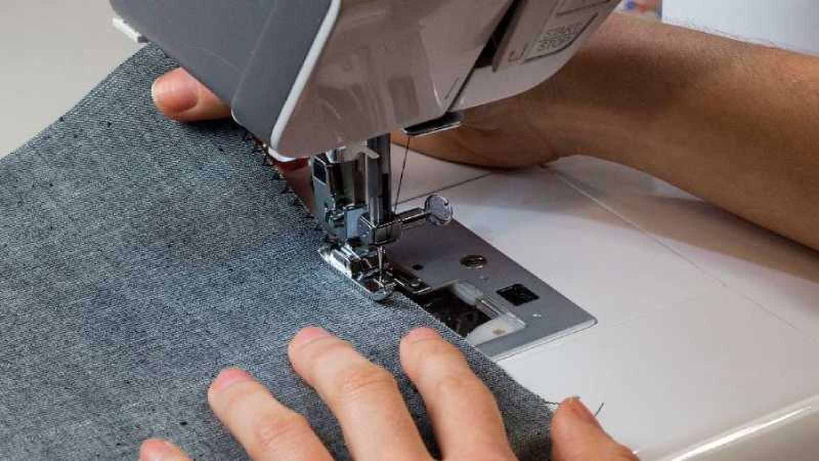 Paso dos para coser un delantal.