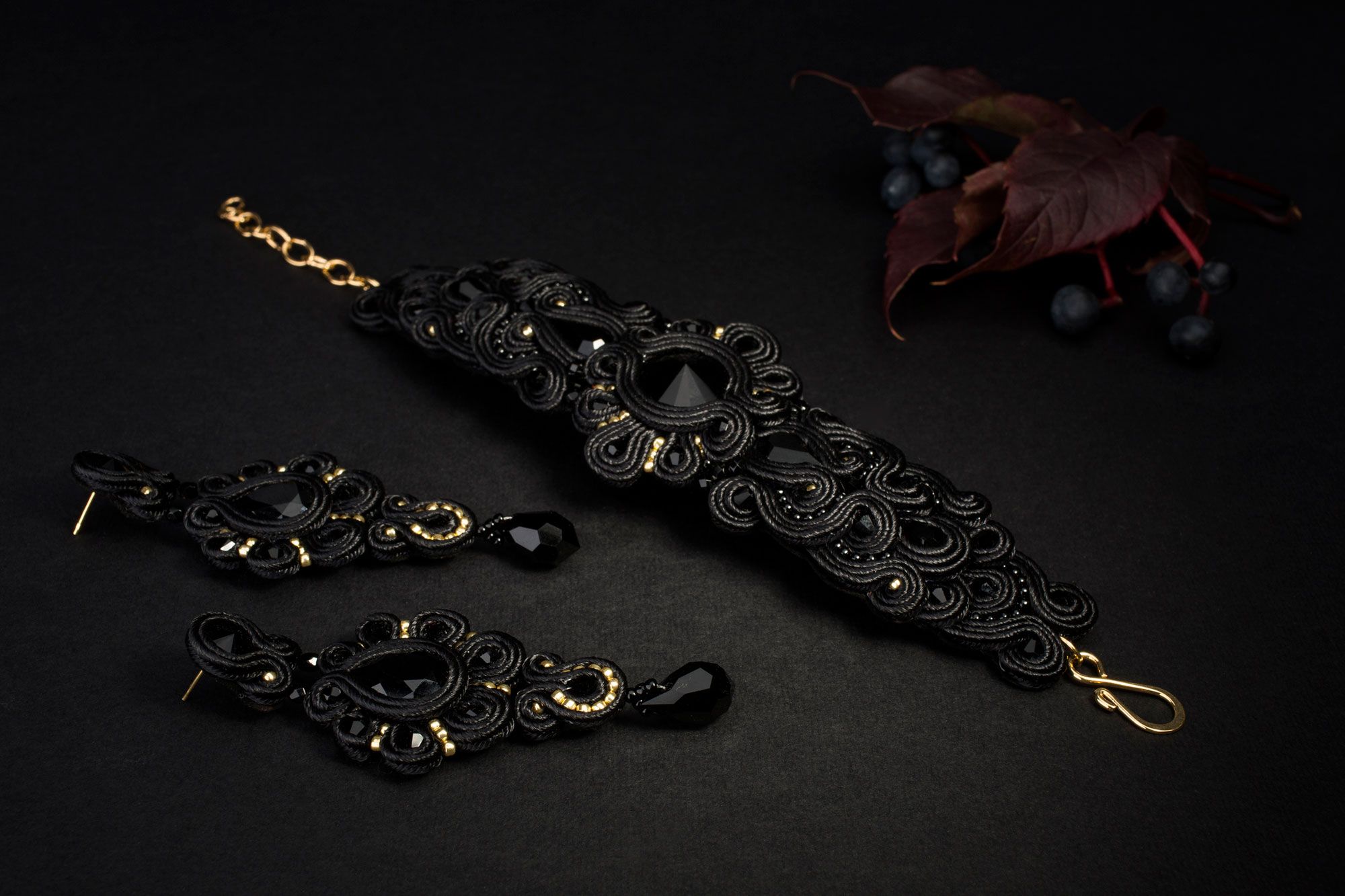 Aprende la técnica de soutache 1