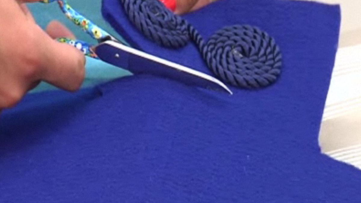 Hacer galones para personalizar la blazer.