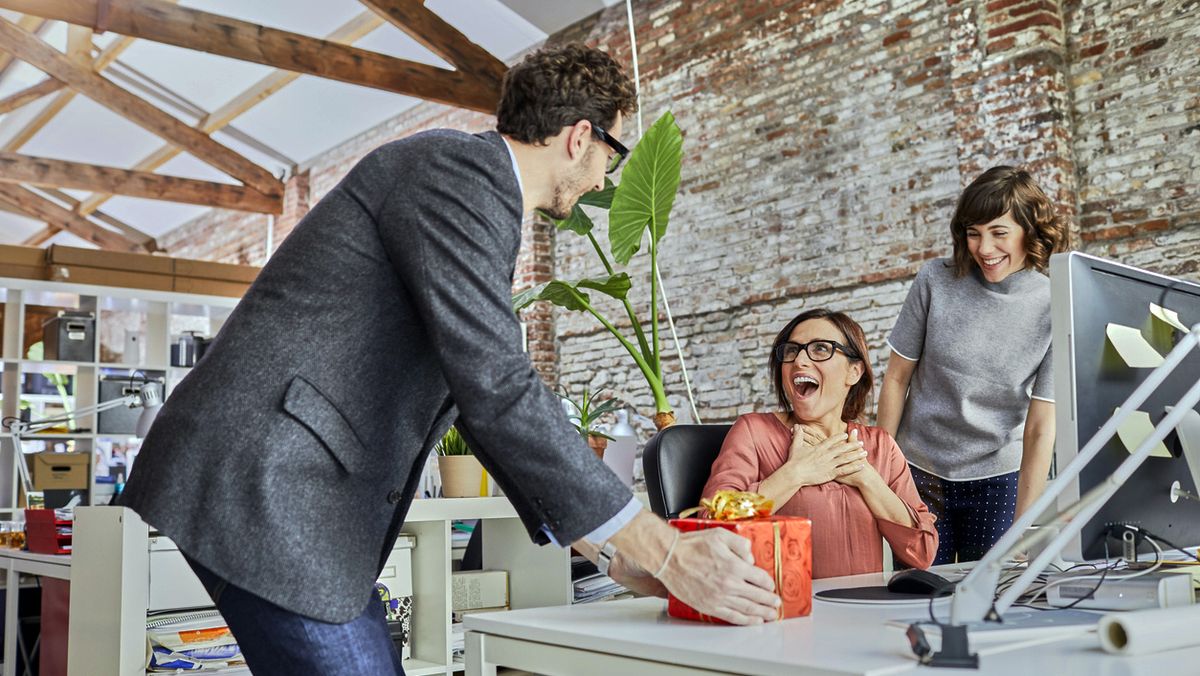 cesta de navidad un regalo y un derecho que tributa a hacienda1