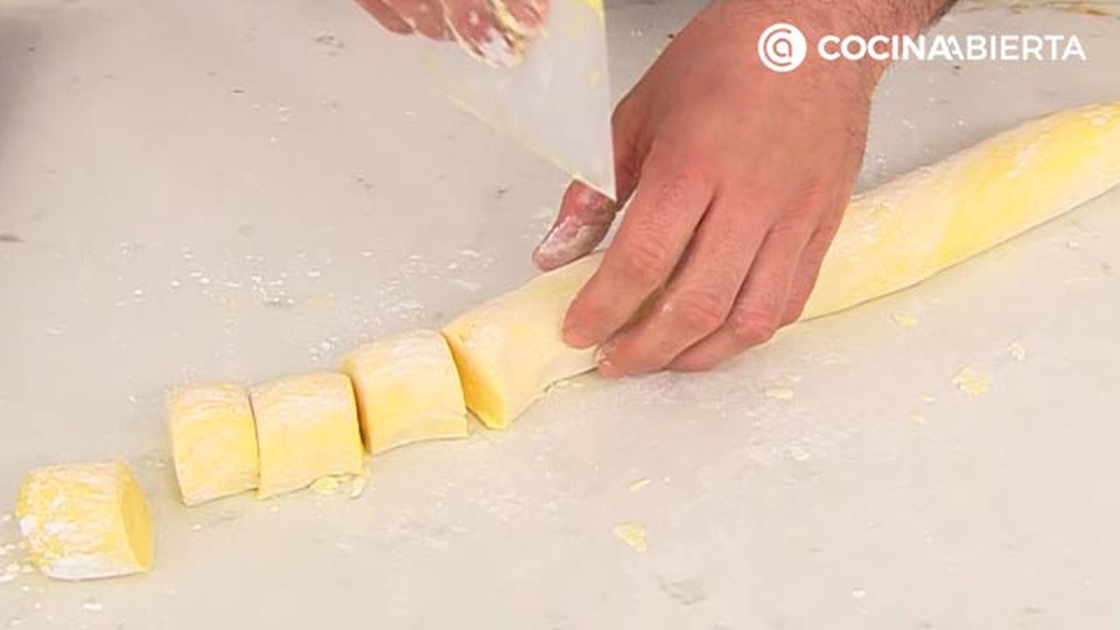chipa paraguaya pan de almidon de mandioca y queso semicurado receta joseba arguinano karl67610321 paso2
