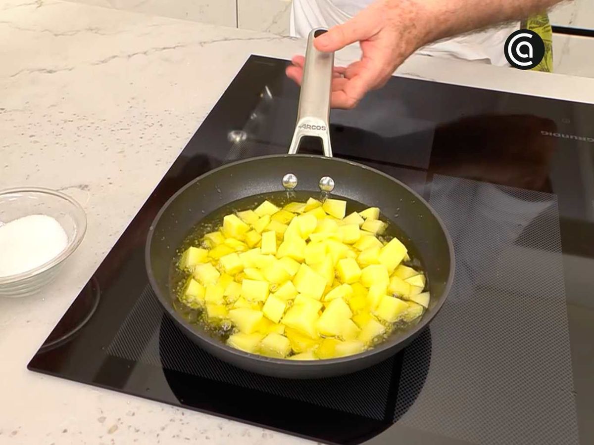 Fríe las patatas