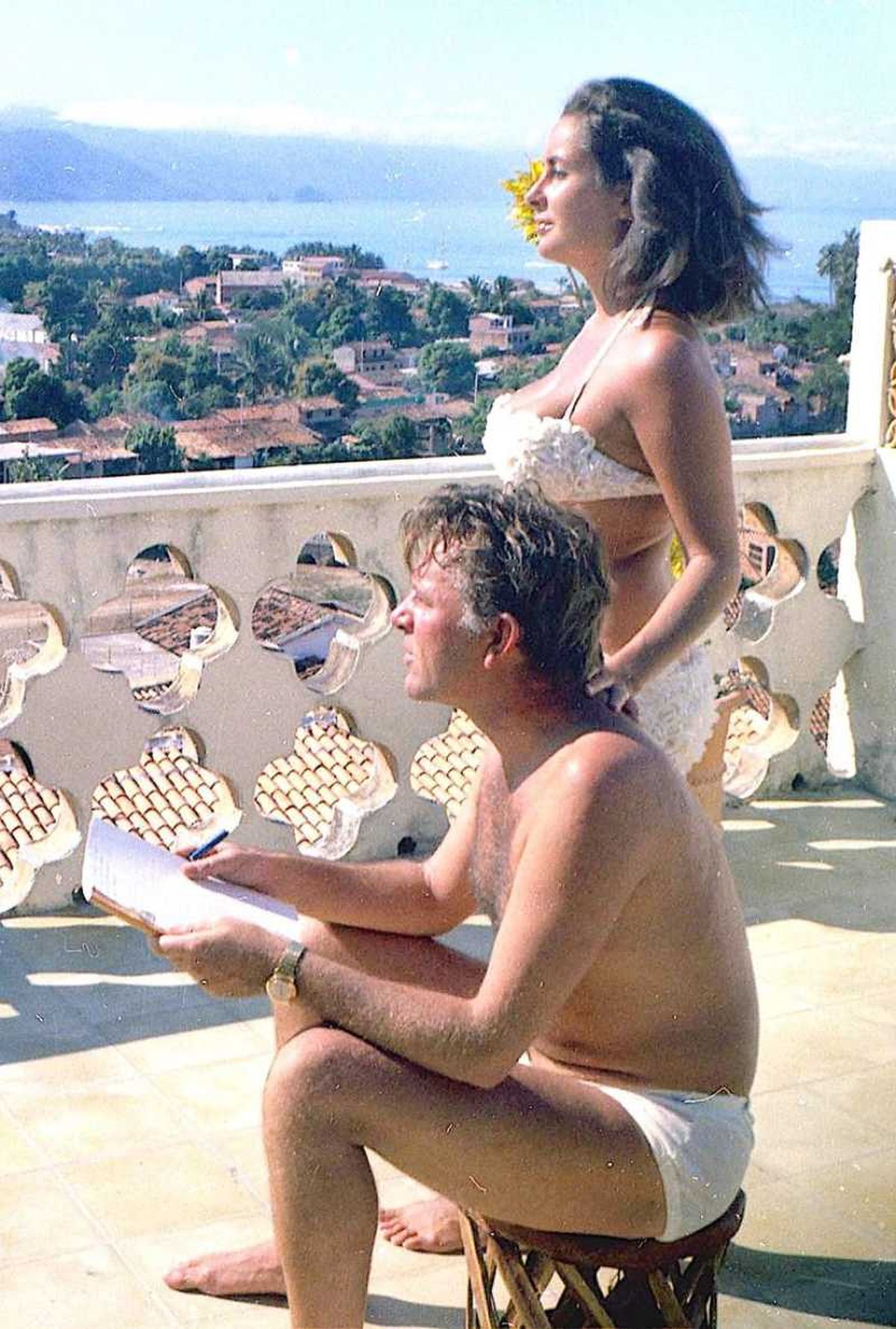Elizabeth Taylor y Richard Burton en Casa Kimberly en 1963.