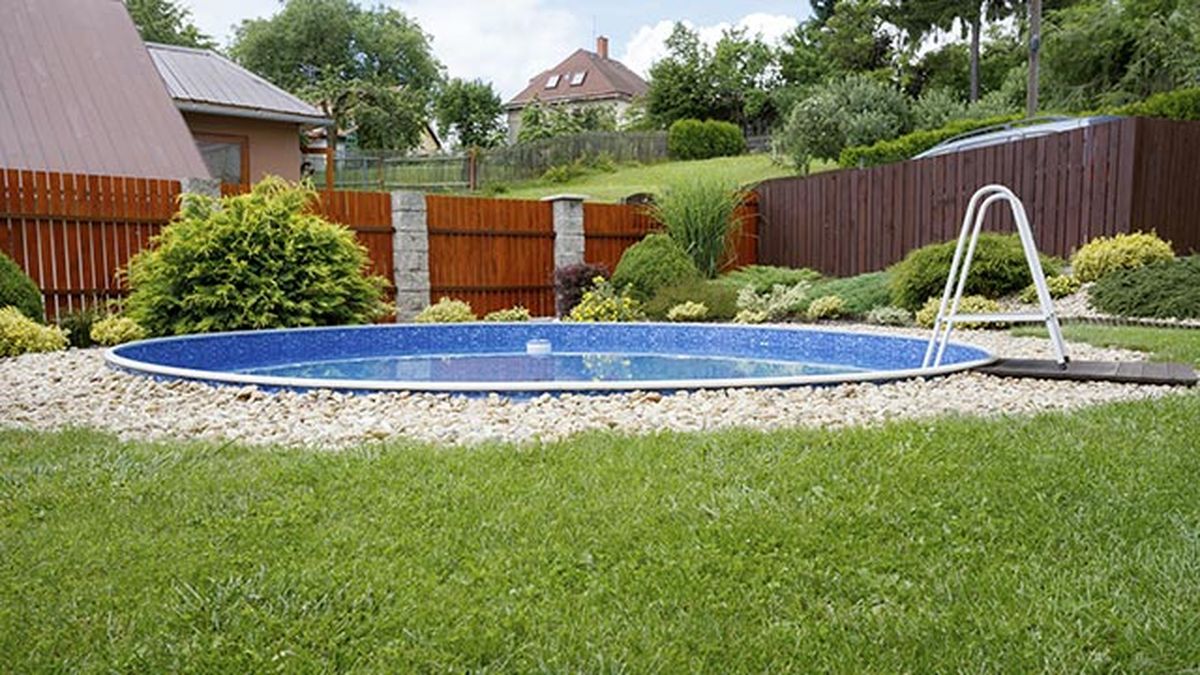 Consejos para decorar jardines con piscina 10