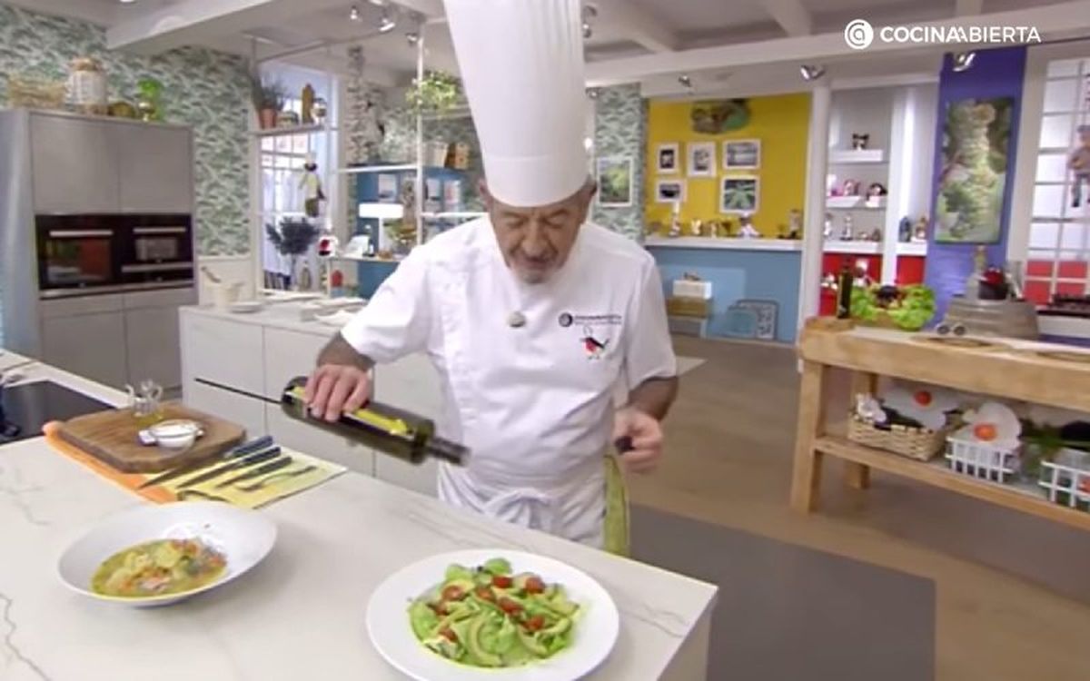 Aliña con sal, vinagre y aceite de oliva a tu gusto