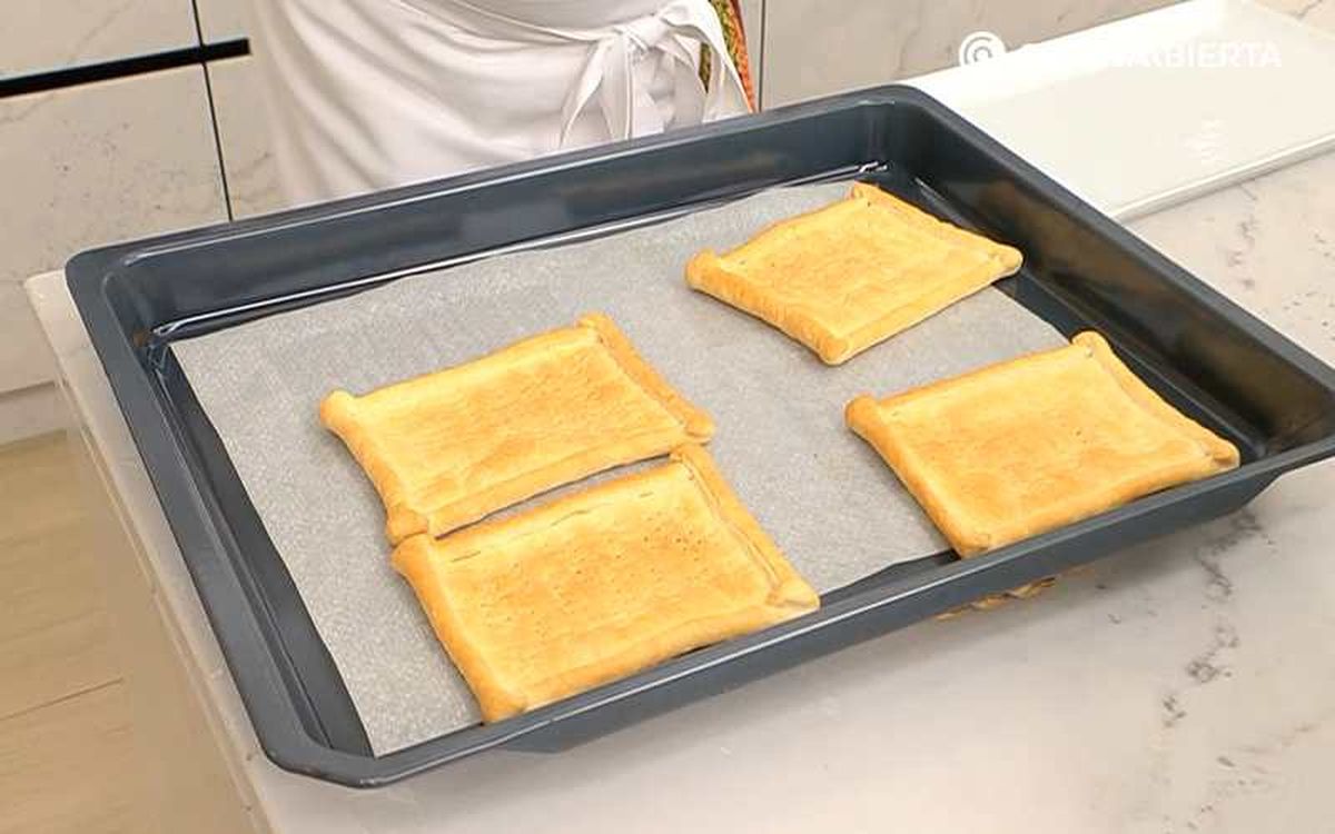 Deja que se enfríen las láminas de hojaldre