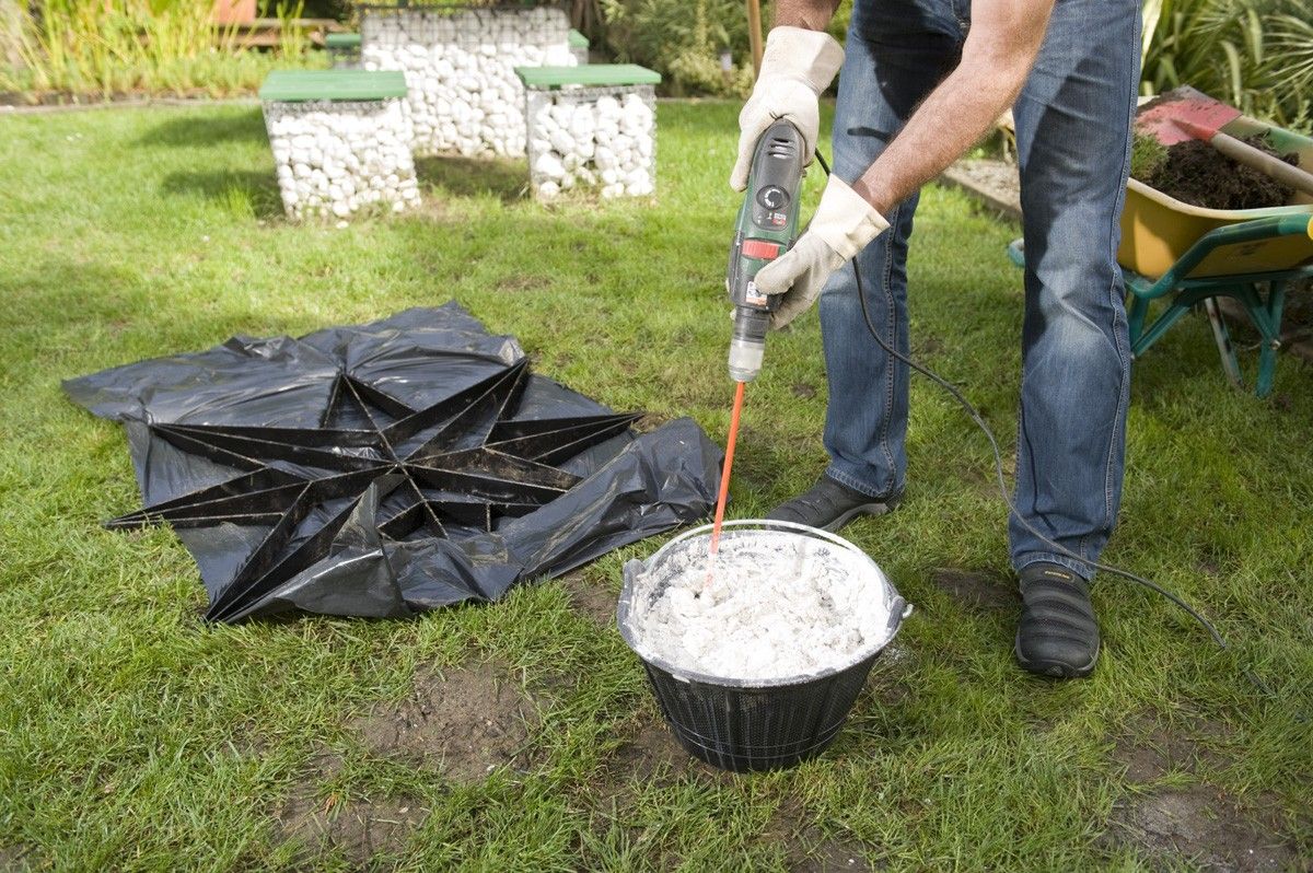 brico 0583 2 colocar rosa vientos jardin paso 3