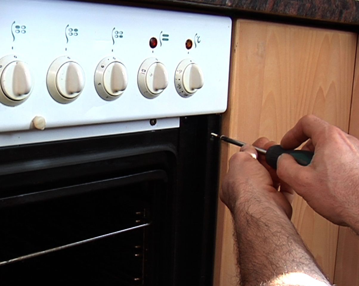 Instalar vitrocerámica y horno paso 2