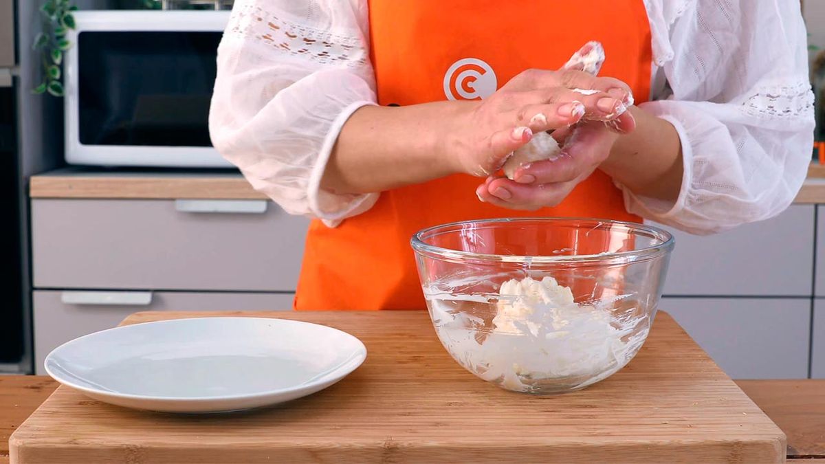 Bombones salados de queso y pistachos  paso 3