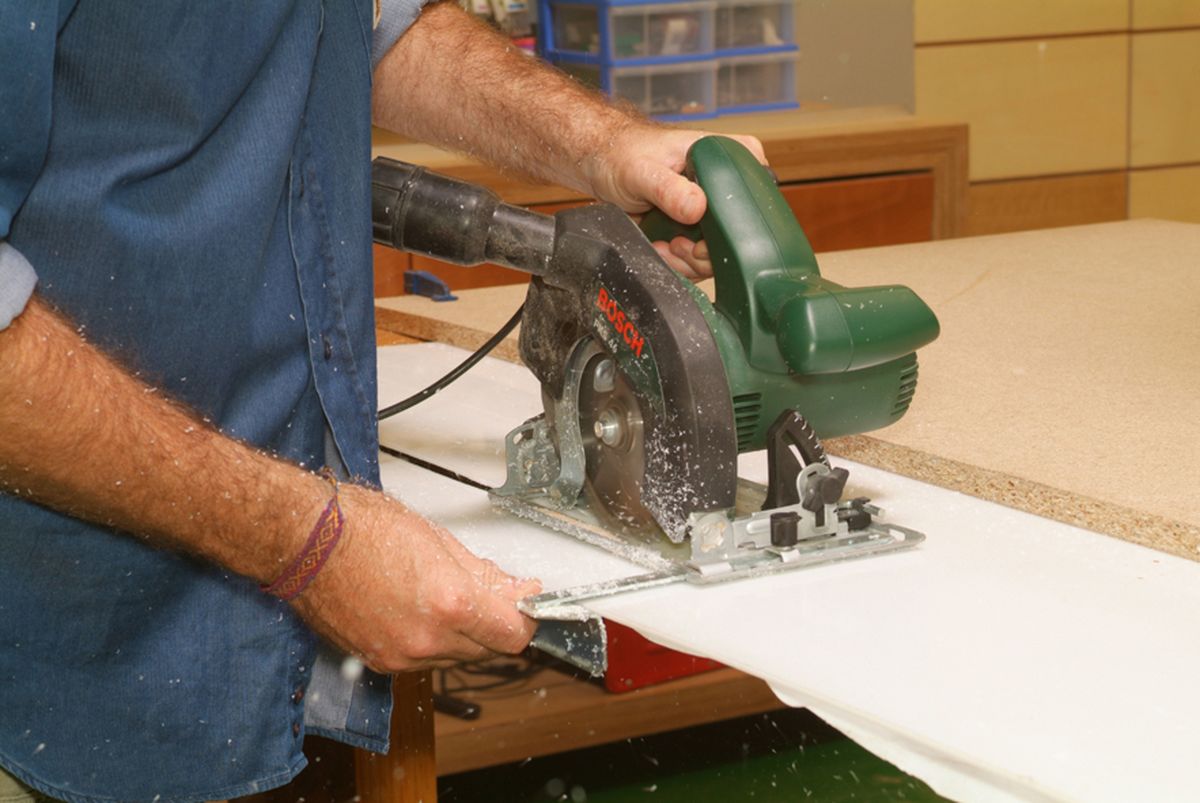 Estantería con baldas móviles paso 2