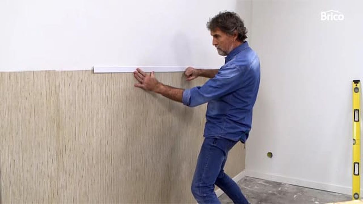 972 empapelar pared paso 10