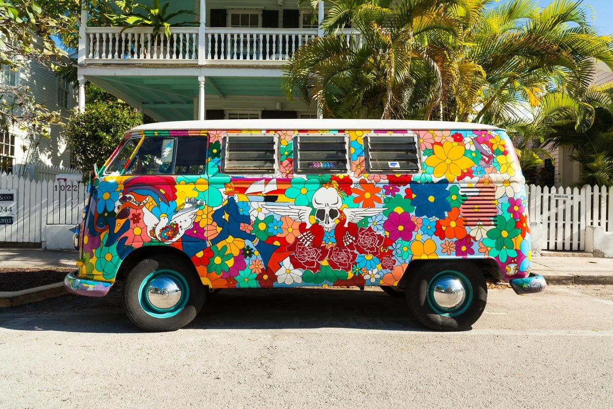 como decorar una furgoneta hippie