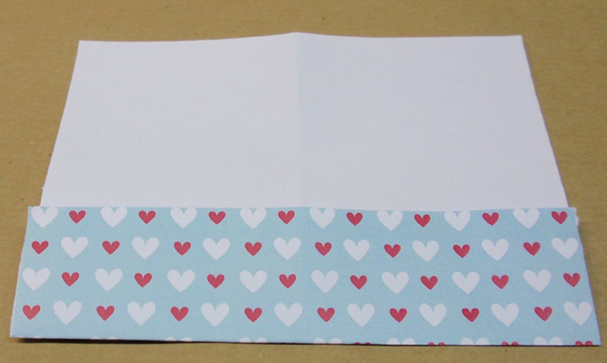 Marcapaginas con forma de corazón paso 5