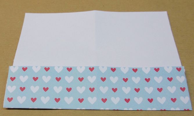 Marcapaginas con forma de corazón paso 5