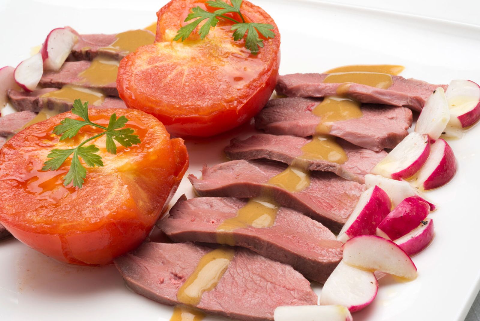 5225 Magret frío con tomates asados en sartén (610) xl