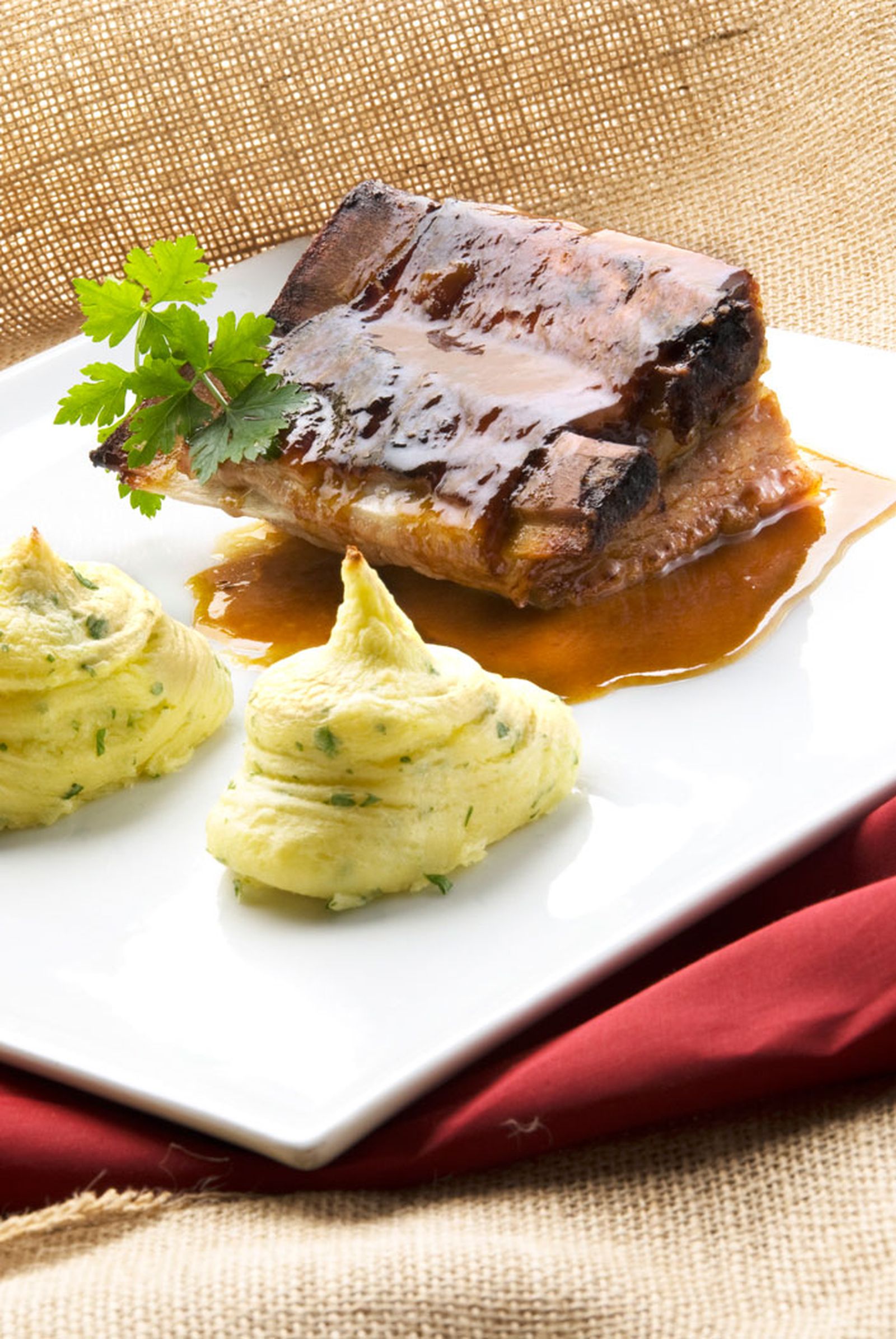 Costilla asada con zumo de uva