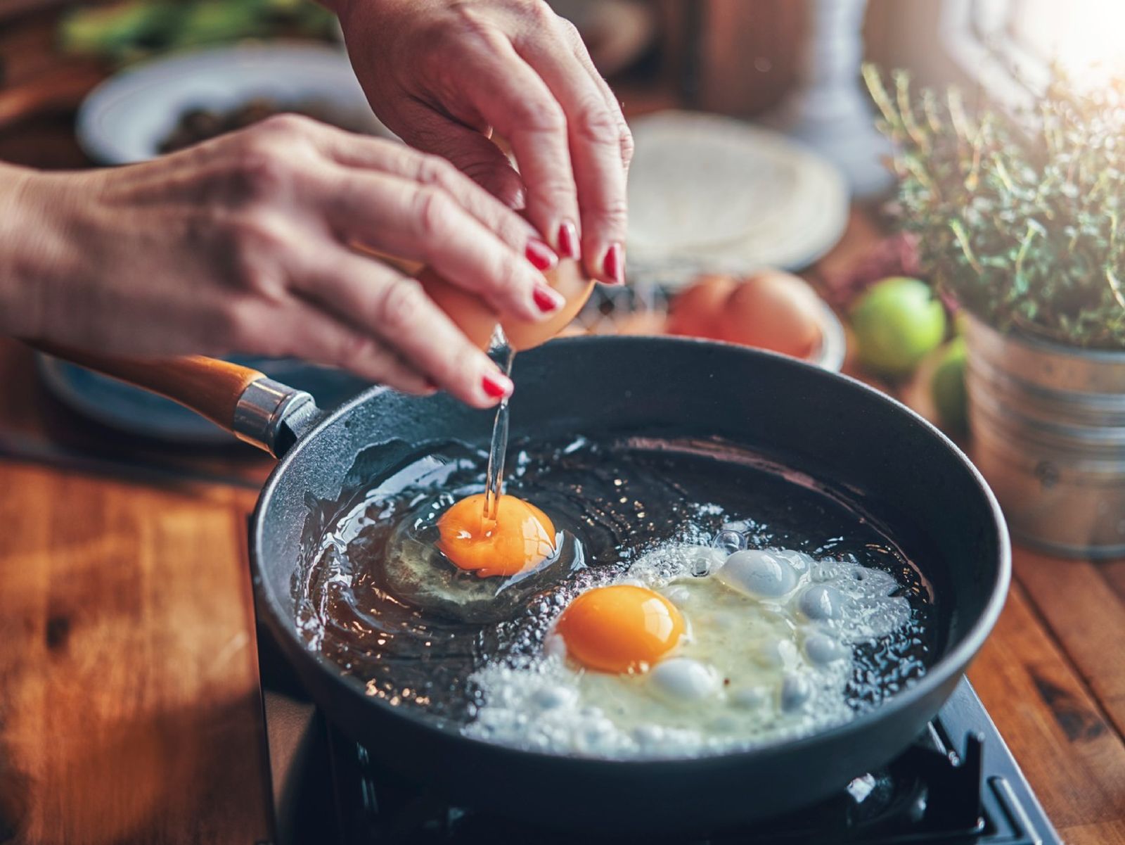 Cocinar los huevos a altas temperaturas es clave para evitar intoxicaciones alimentarias