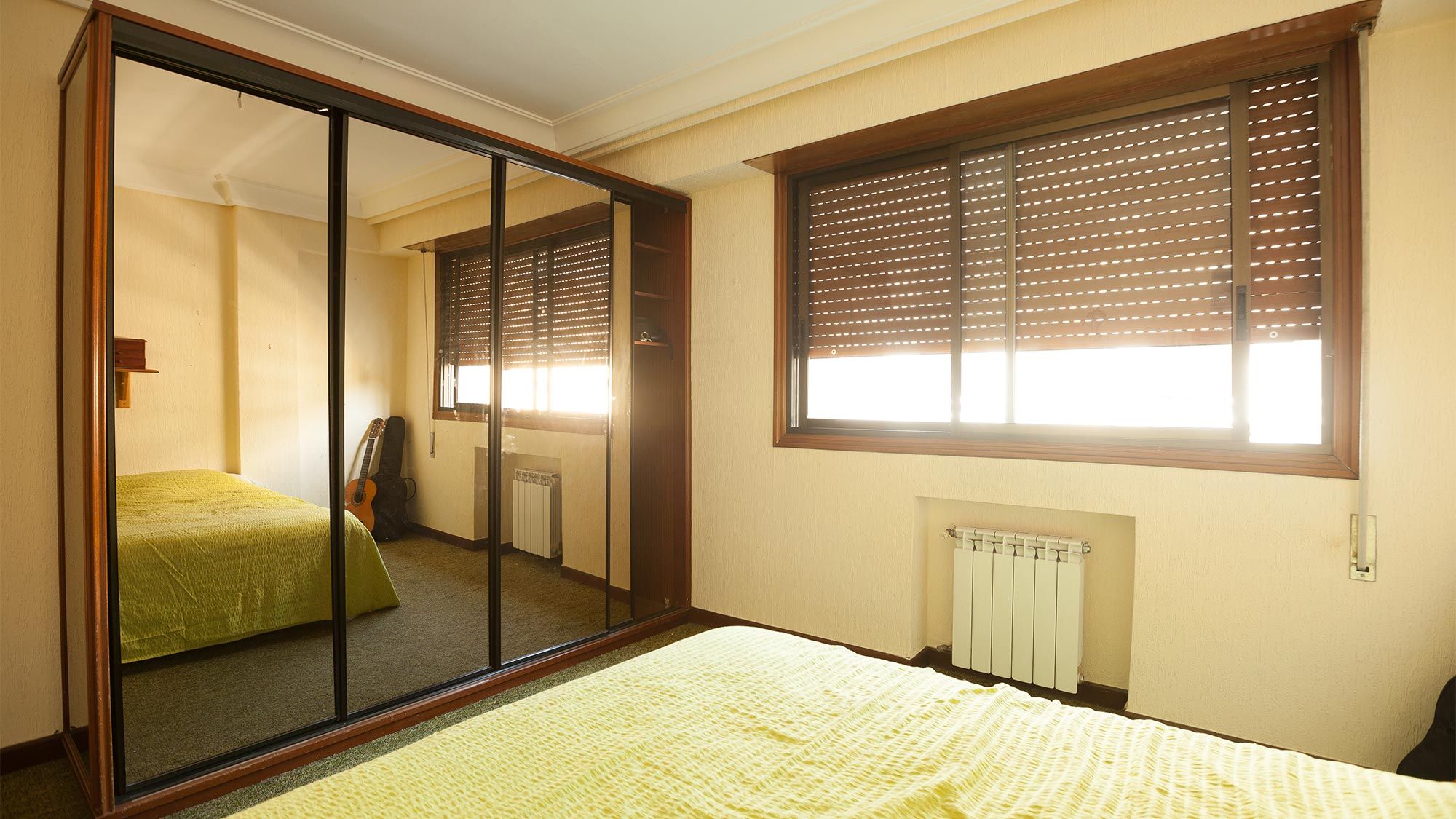 DEKO706 decorar espejos puertas armario con vinilos antes