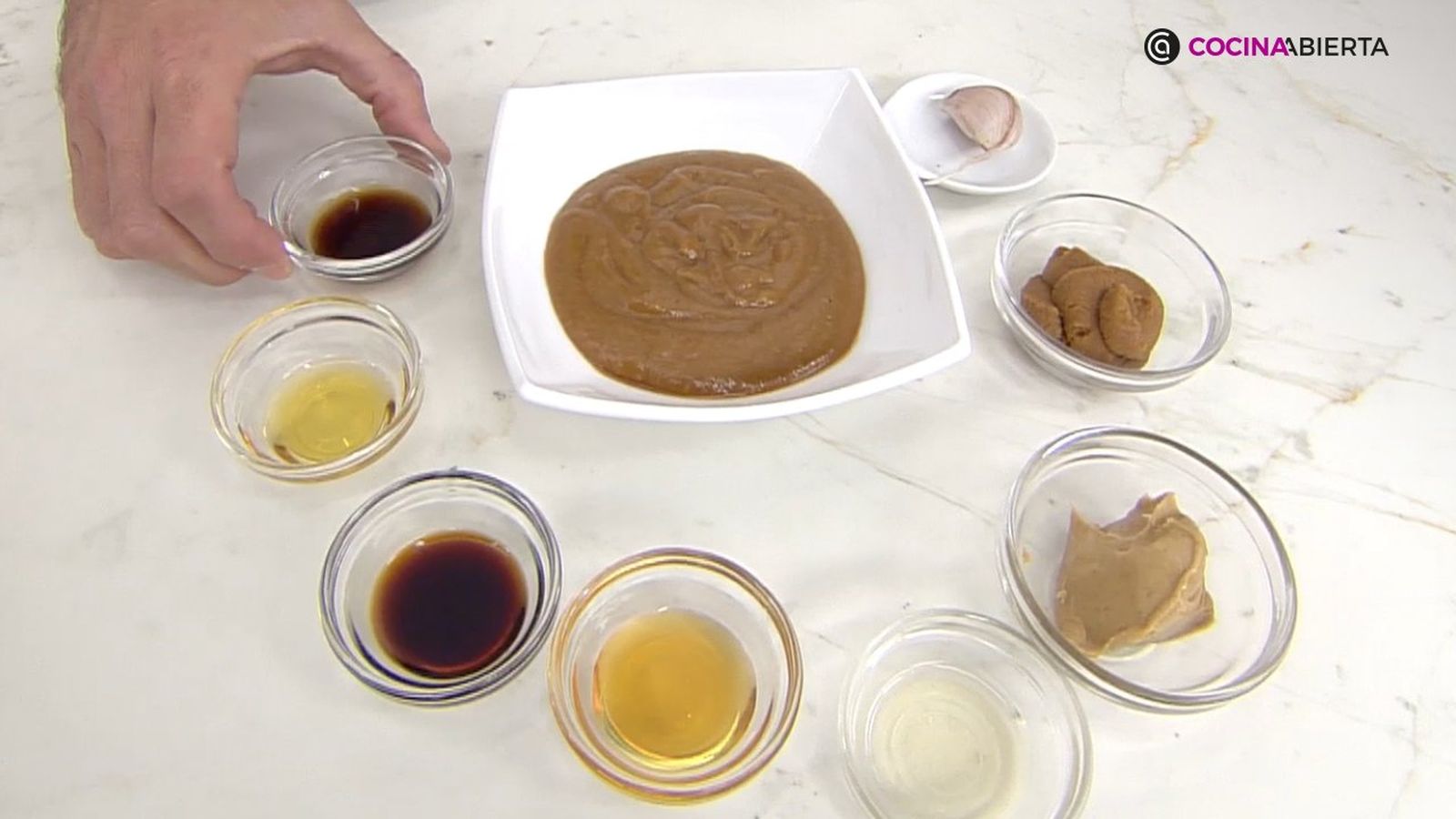 Aprende a elaborar la famosa salsa hoisin con la receta de Joseba Arguiñano