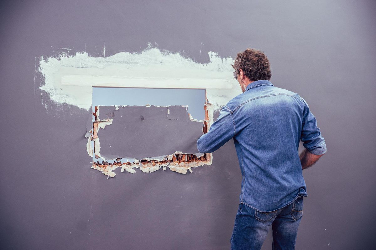 Cómo abrir un pasaplatos en la pared paso 5