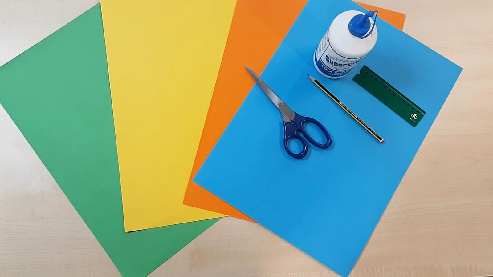 como hacer una noria de cartulina materiales