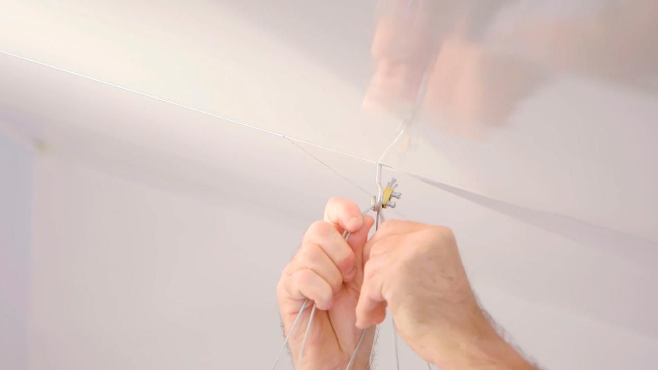 Como hacer un abeto de Navidad con aros de madera paso 11