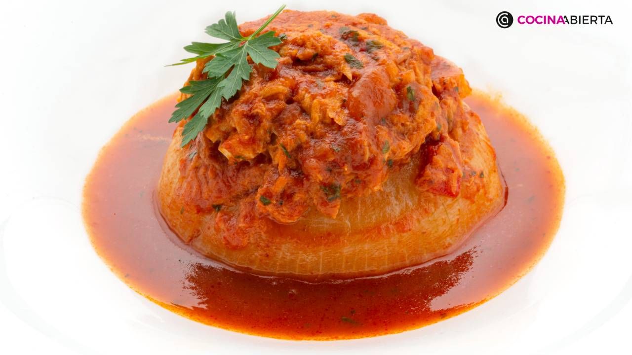 Receta de cebollas rellenas de bonito, les cebolles rellenes asturianas