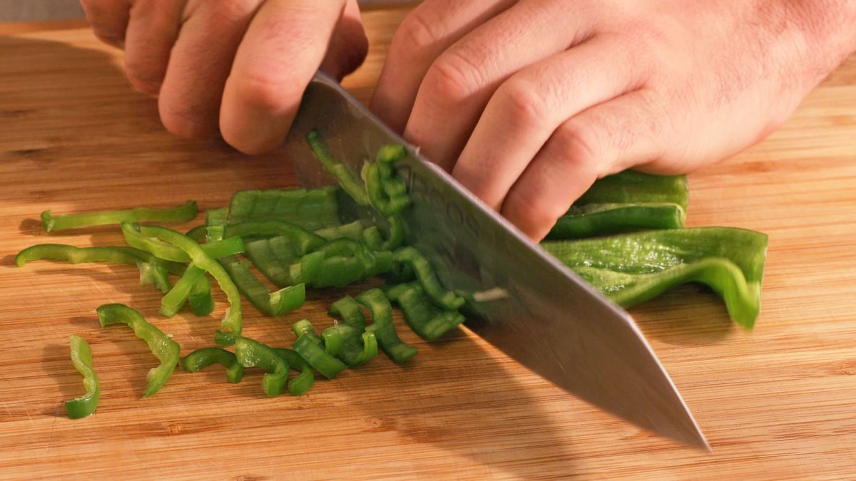 Receta huevos rotos con níscalos  paso 1