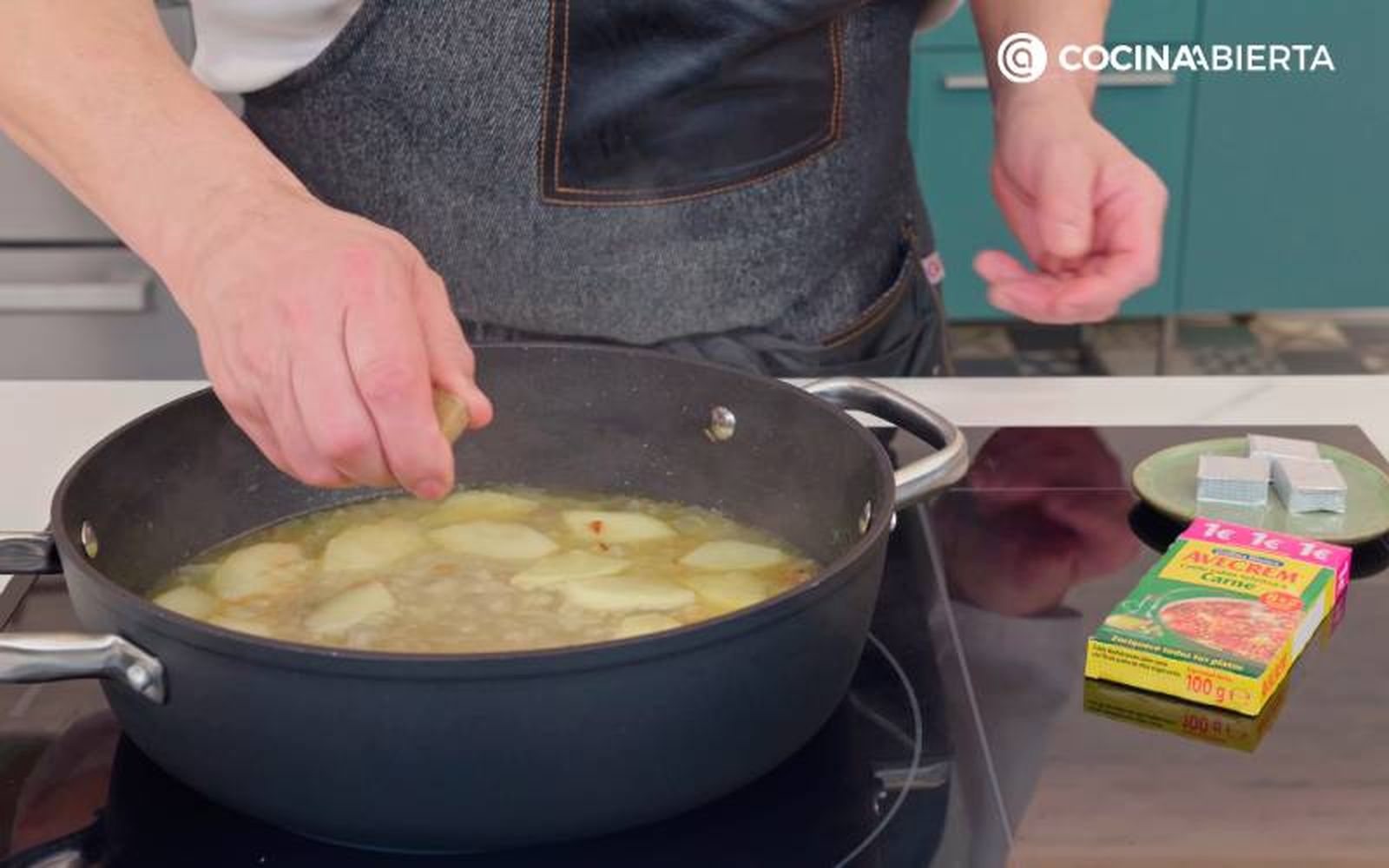 Un buen caldo de carne para hacer salsas