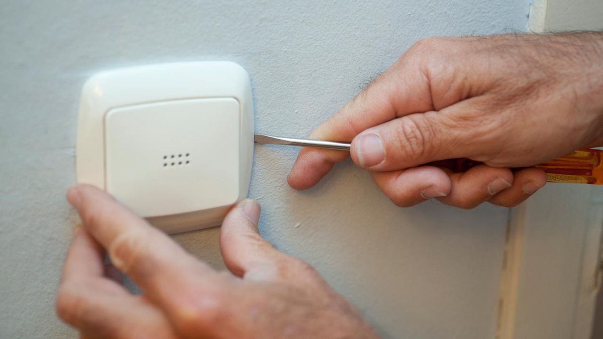 Bricomania 719 Cambiar embellecedores de mecanismos electricos p1