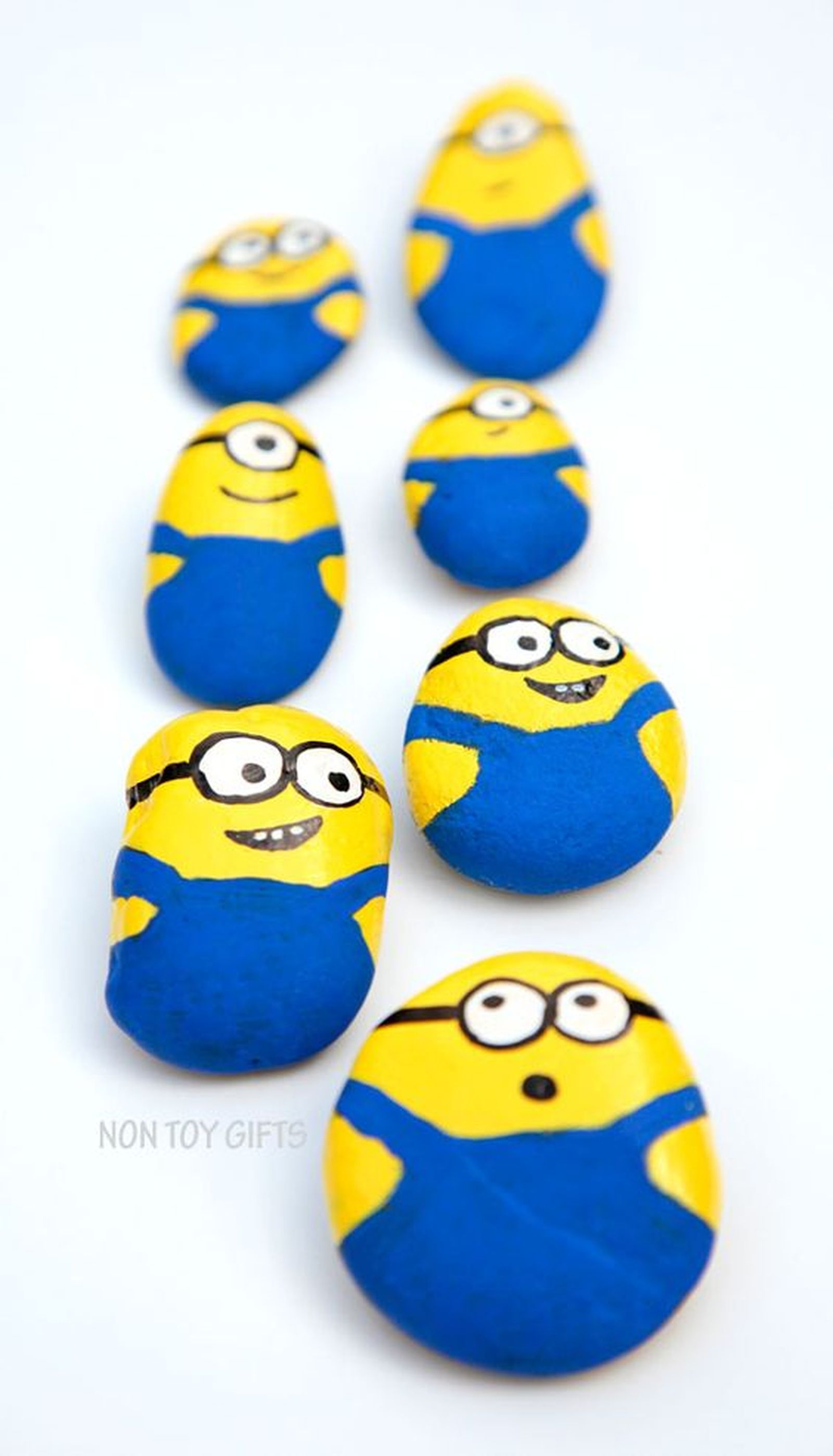adornos con piedras minions