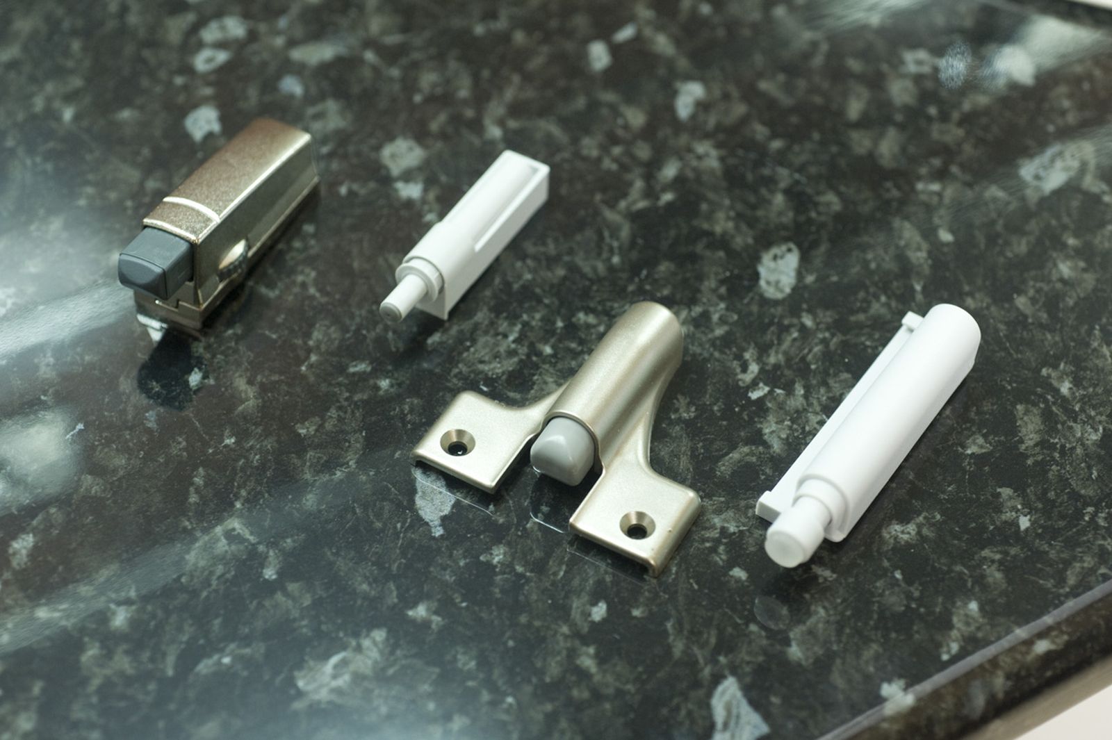 Topes para puerta de armario paso 1