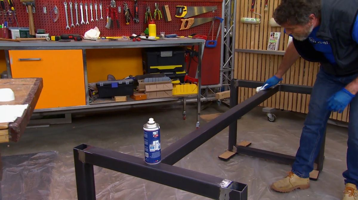 Cómo hacer una mesa de diseño de cristal paso 9