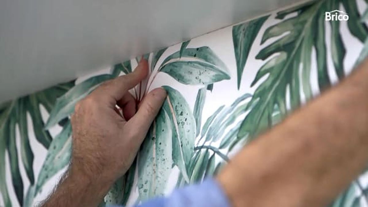 972 empapelar pared paso 13