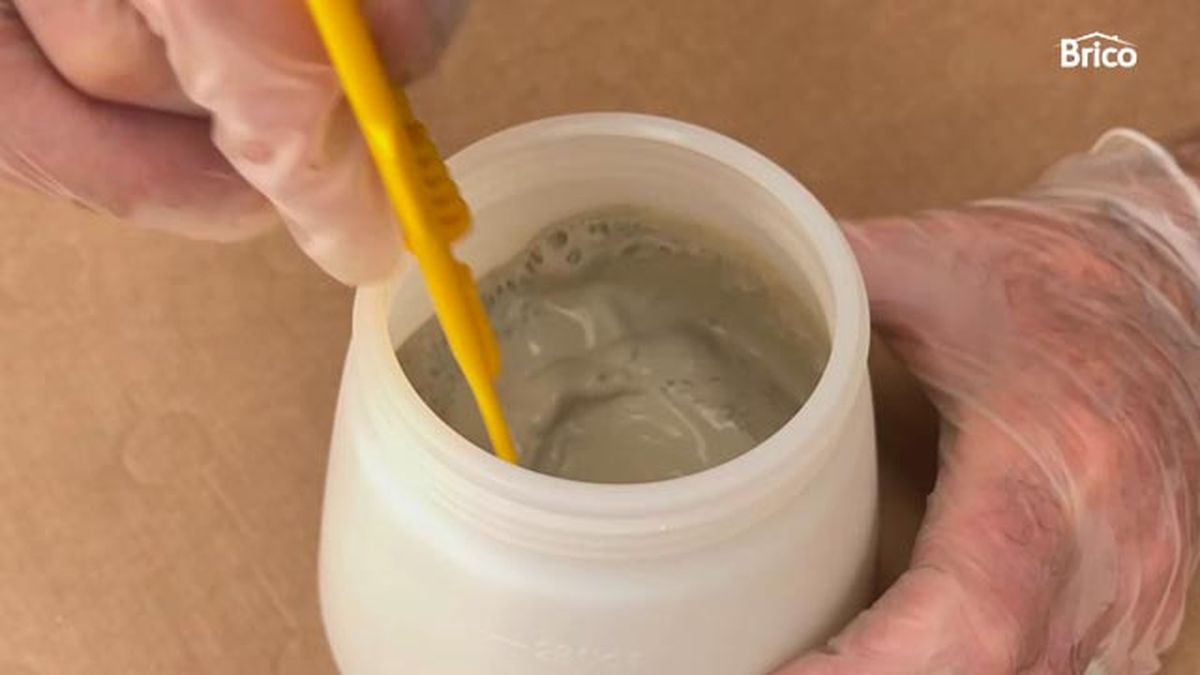 Como pintar una puerta de madera con pistola paso 7