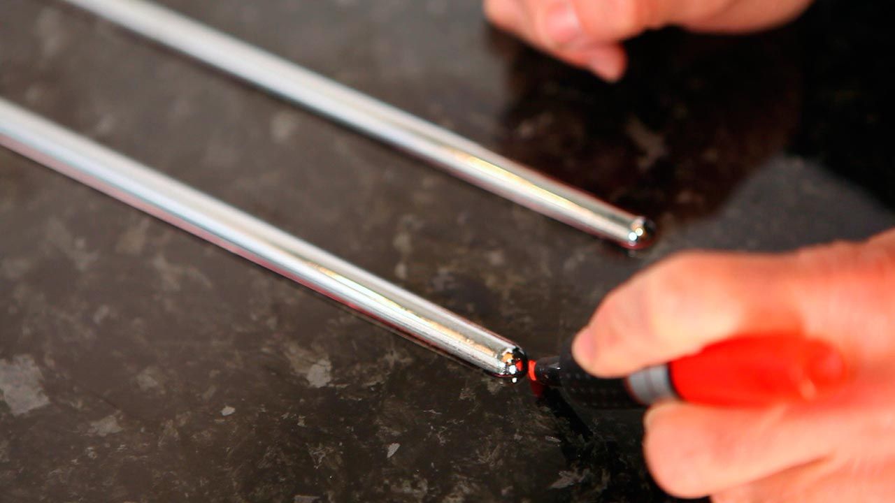 Colocar un salva encimera de cocina paso 3