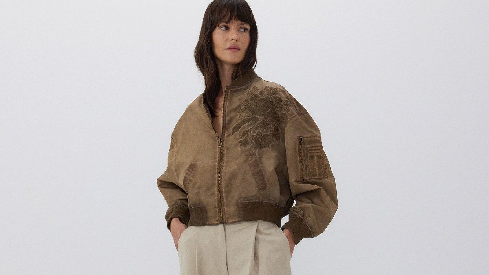 Bomber bordada de efecto desgastado