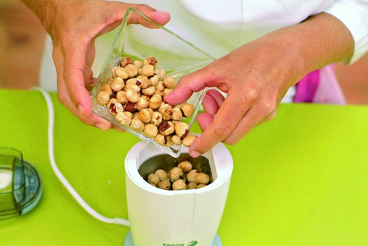 receta crema avellanas paso1