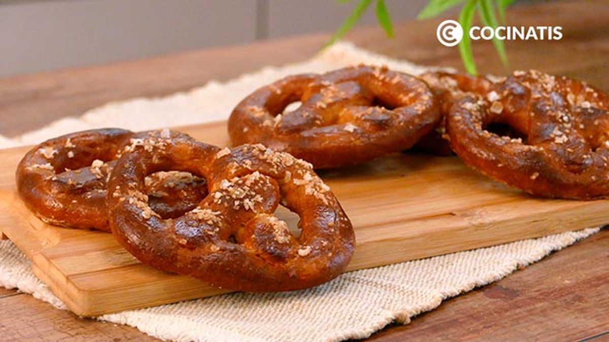 Pretzels o lazos de pan salados   paso 7