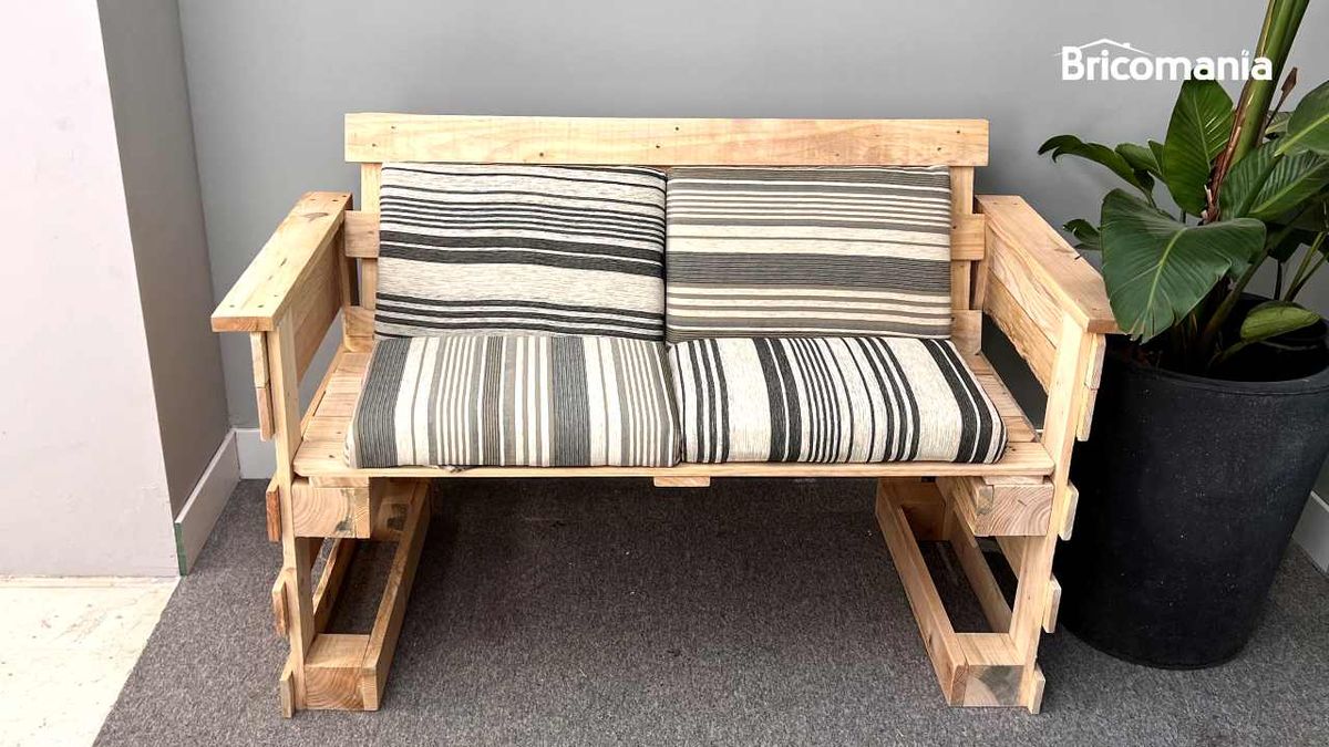 Sillón realizado con palets