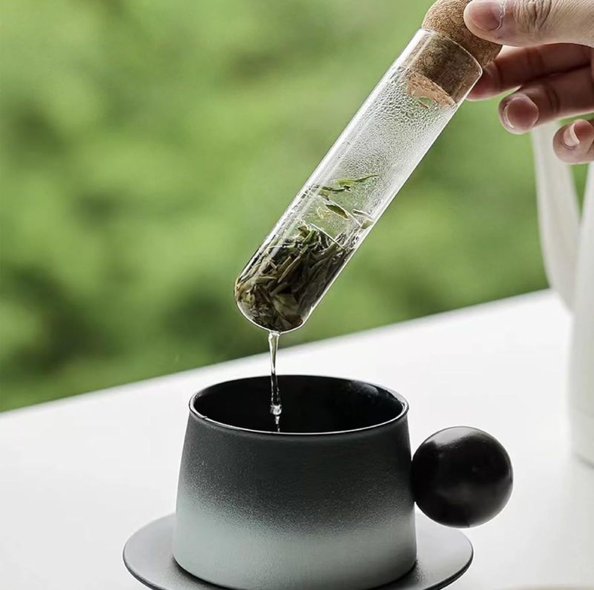 Infusor de té de vidrio con corcho
