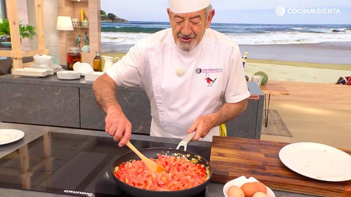 Sazona y rehoga las hortalizas a fuego medio durante 15-20 minutos