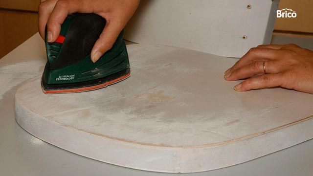 Esmaltar silla de cocina deteriorada paso 2