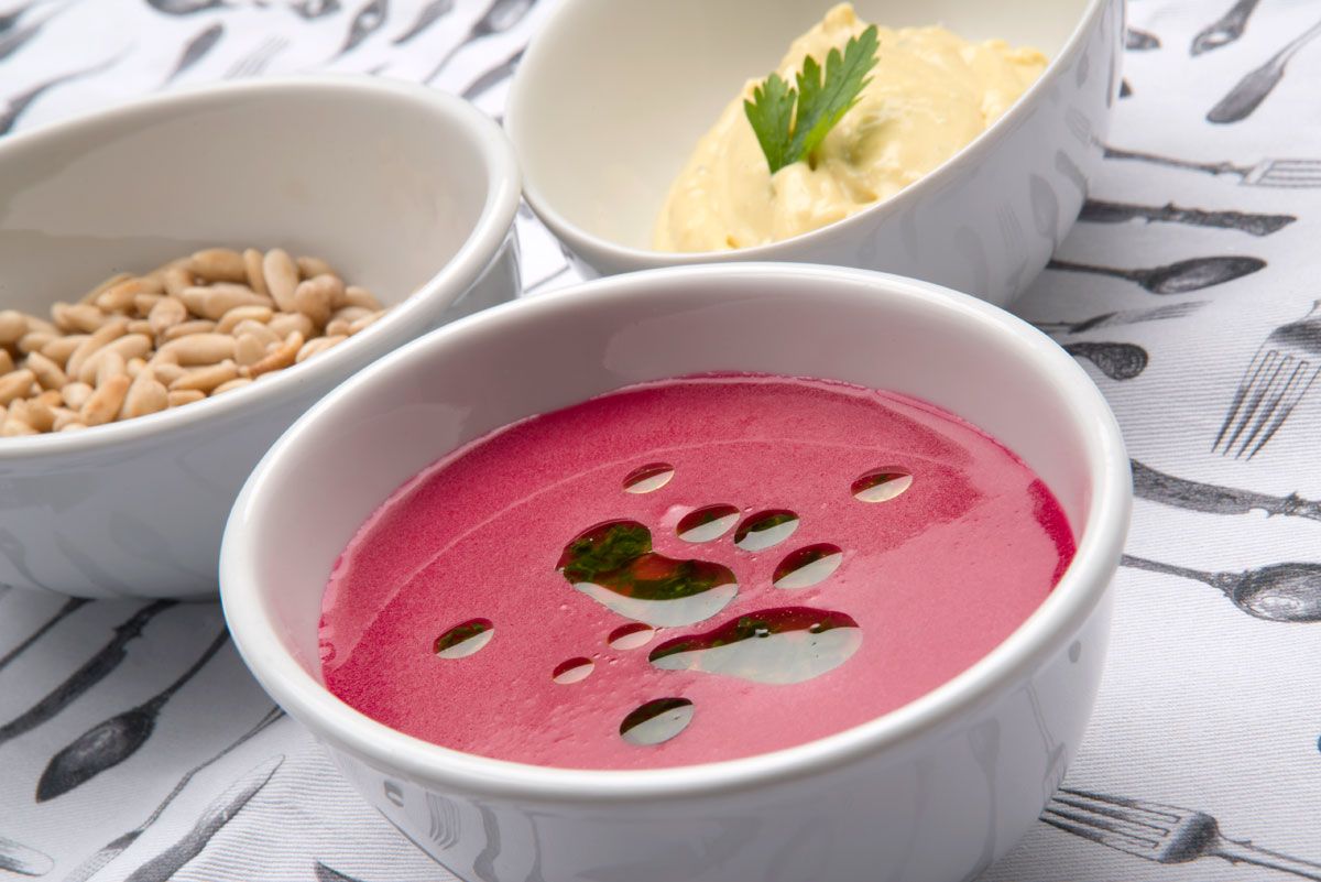 5191 Crema fría de remolacha con mahonesa de queso azul (576) xl