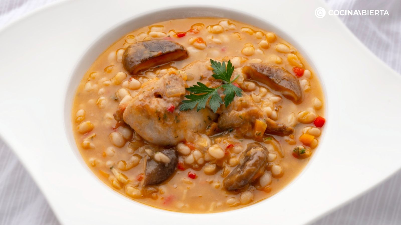 alubias blancas con codornices y setas receta