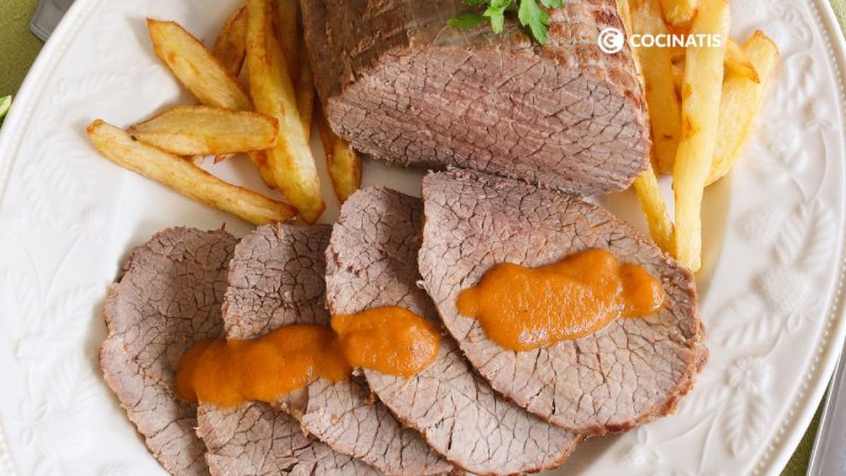 Servimos el redondo de ternera en salsa