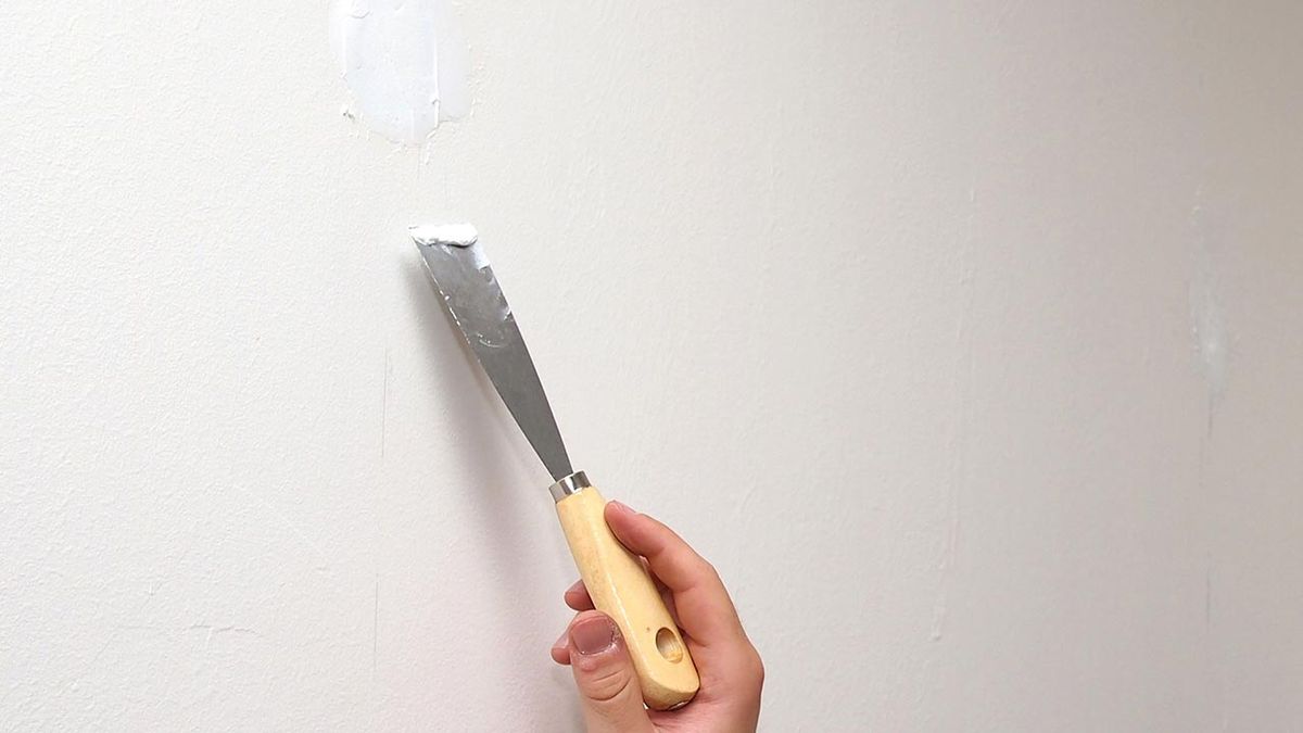 Errores comunes a la hora de pintar una habitación   Preparar pared