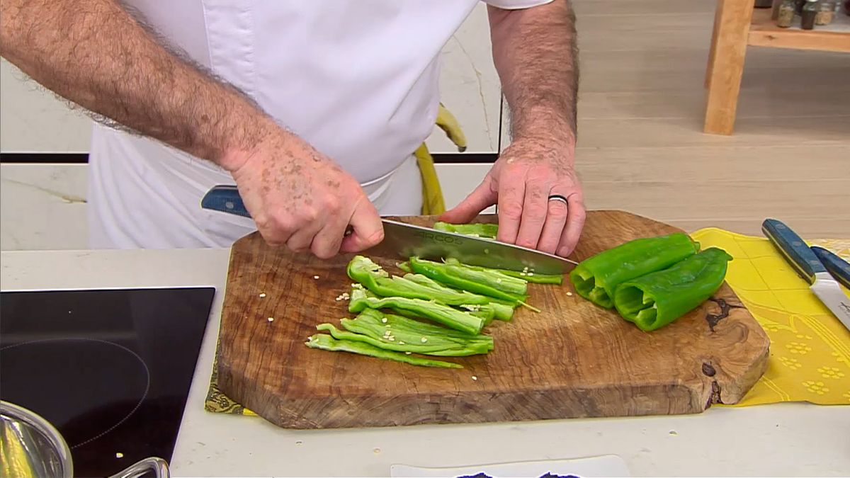 KARL66710320 lubina a la pimienta verde receta karlos arguinano paso1