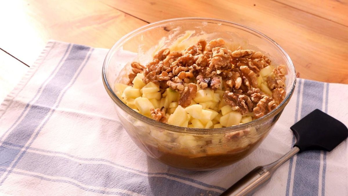 Bizcocho de manzana y nueces   Paso 4
